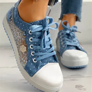 Mirella Comfy Stars | Hippe Frauenschuhe mit Spitzenprint für den Sommer